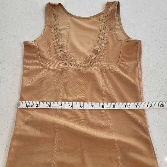 M Daisy Fuentes Shapewear - Picture 3 of 6